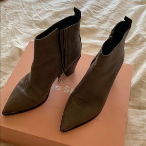 ACNE STUDIOS taupe leather boots